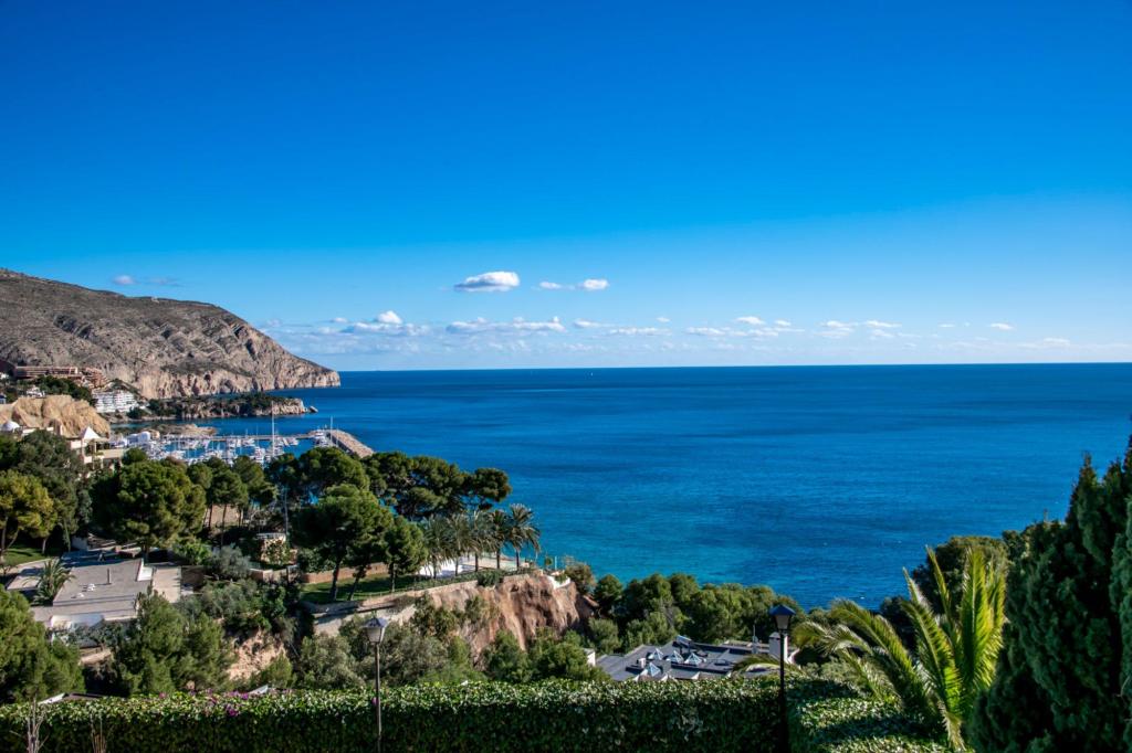 6 bed villa in Altea