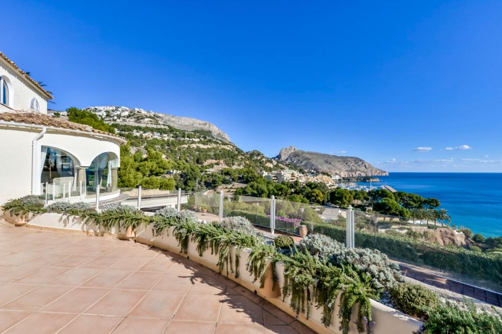 6 bed villa in Altea