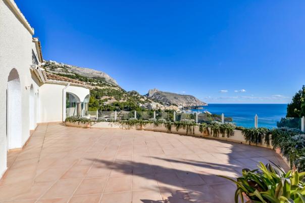 6 bed villa in Altea