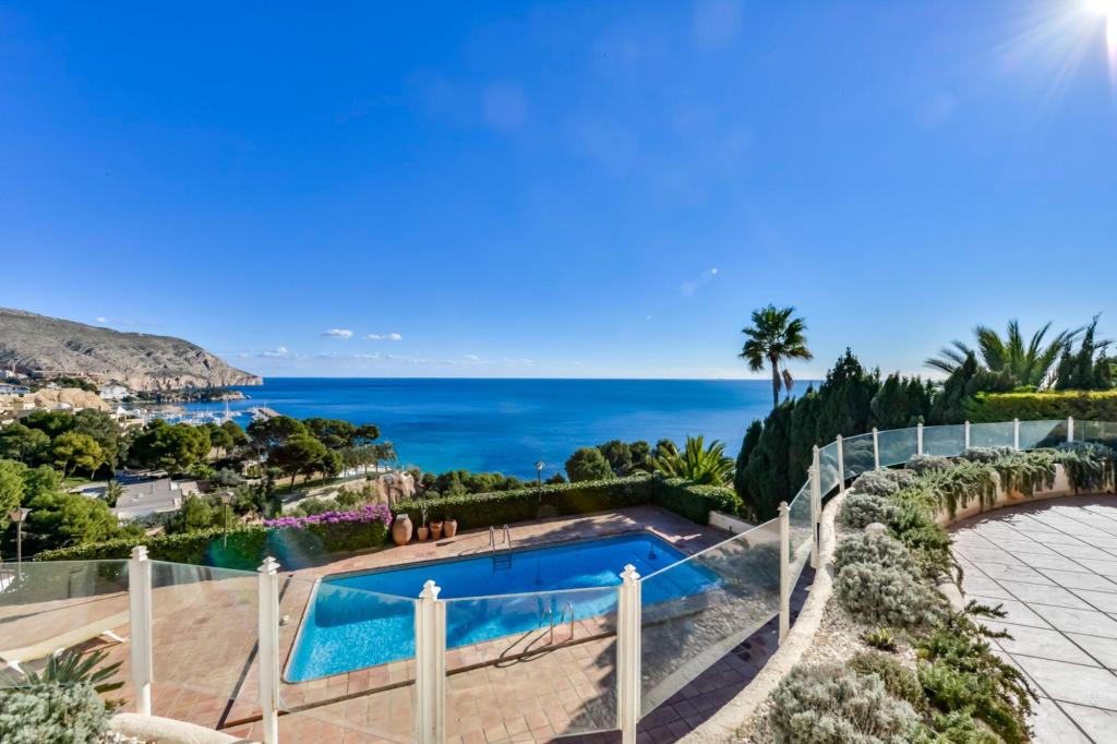 6 bed villa in Altea
