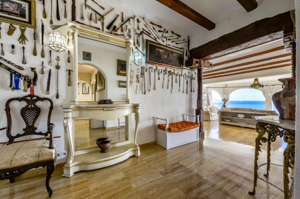6 bed villa in Altea