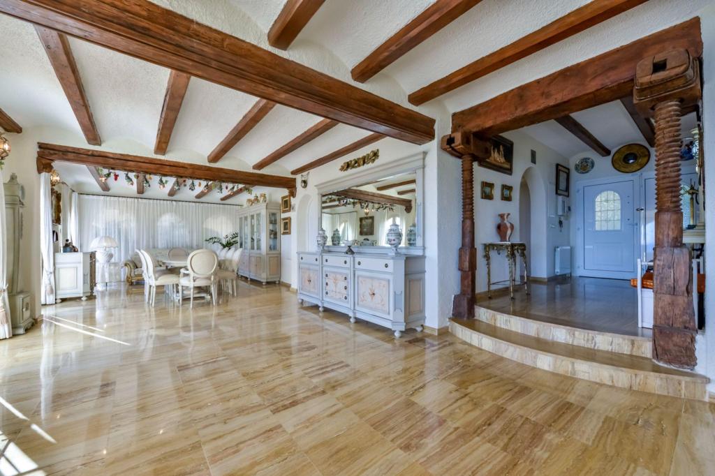6 bed villa in Altea