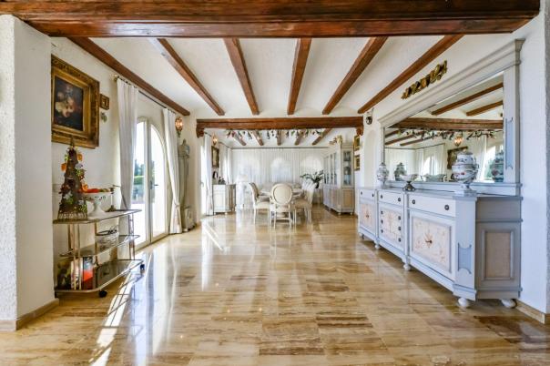 6 bed villa in Altea