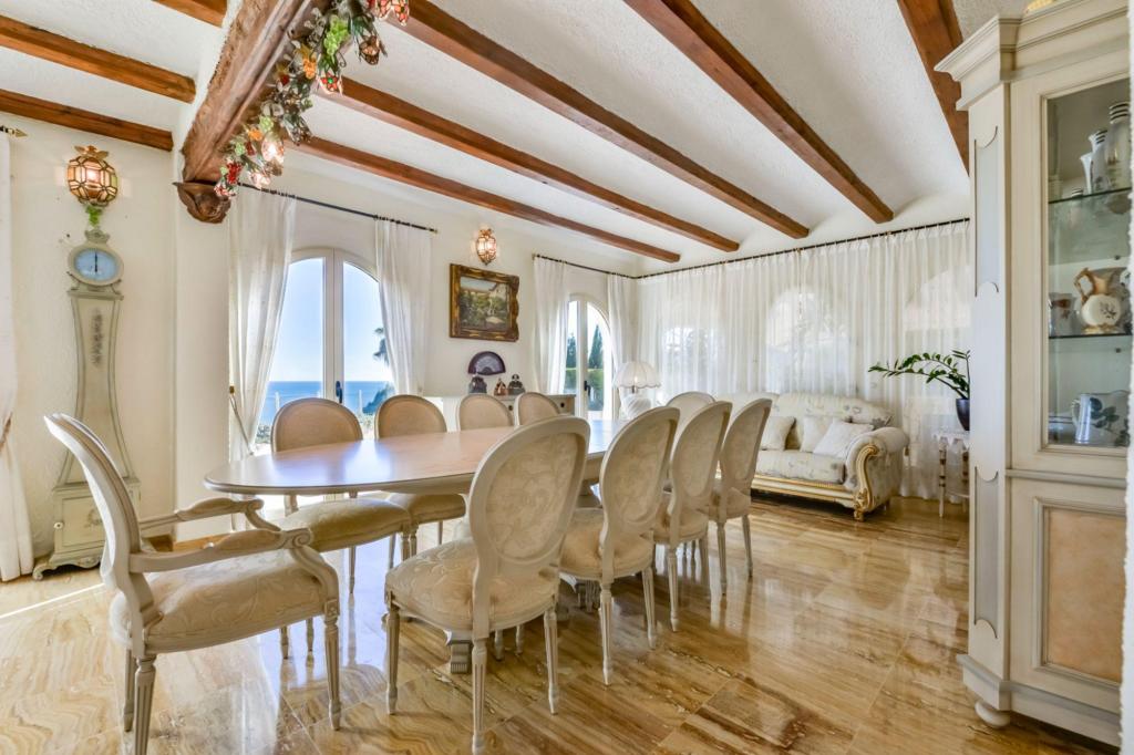 6 bed villa in Altea