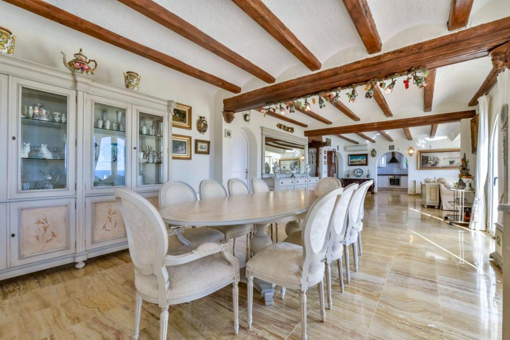 6 bed villa in Altea