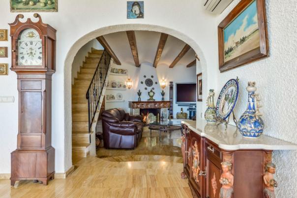 6 bed villa in Altea