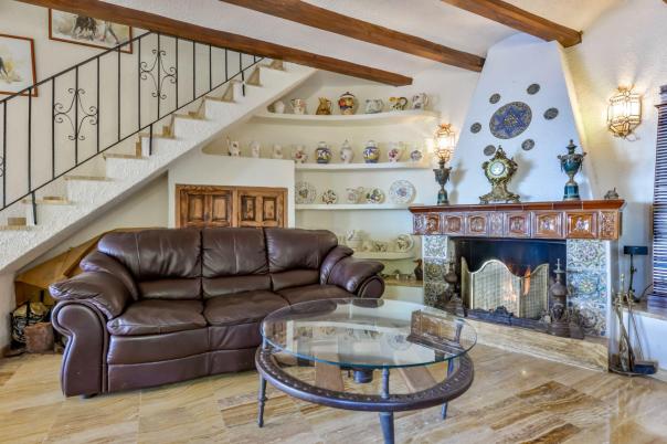 6 bed villa in Altea