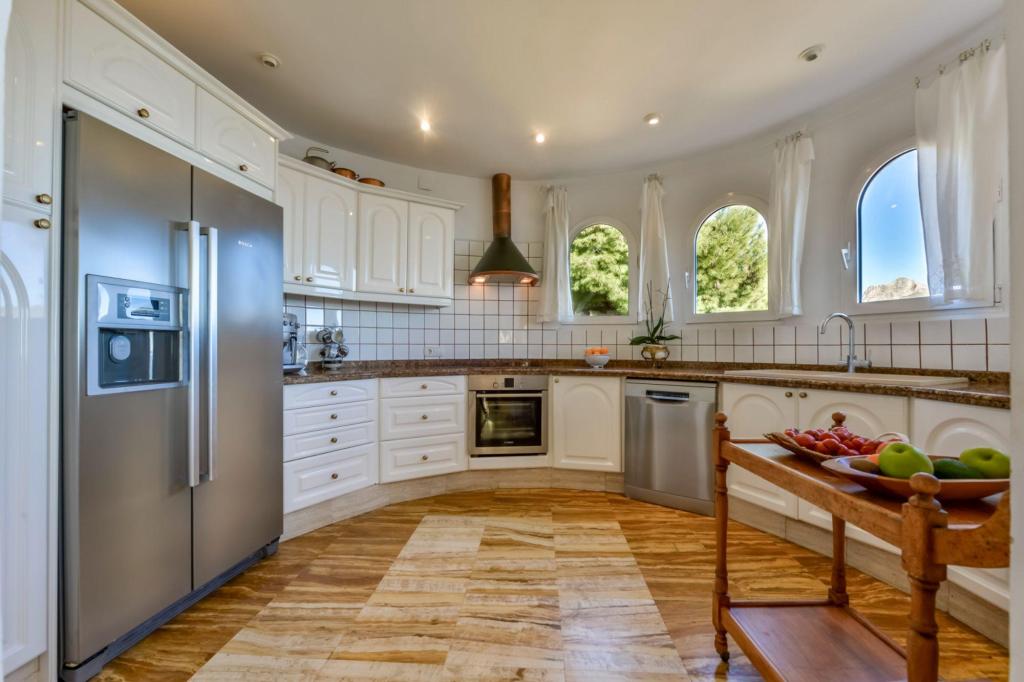 6 bed villa in Altea