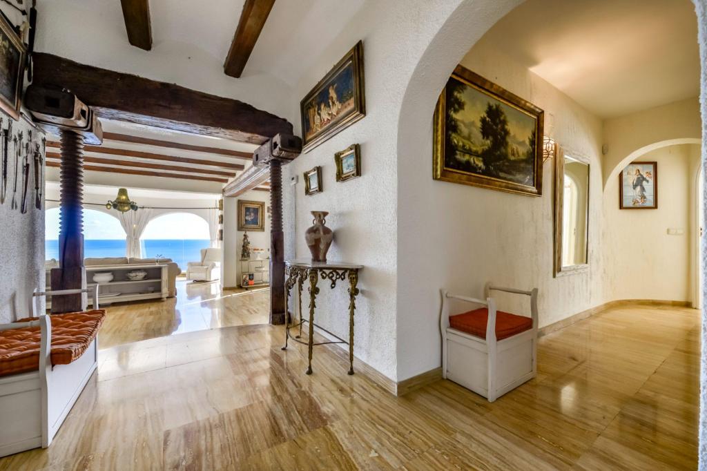 6 bed villa in Altea