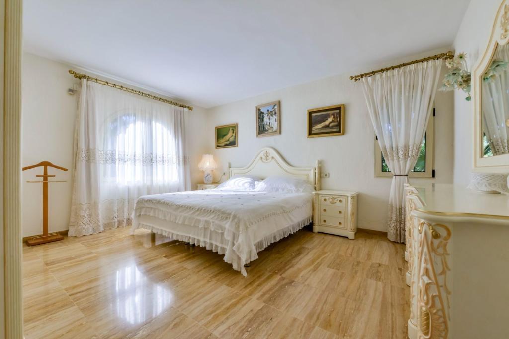 6 bed villa in Altea