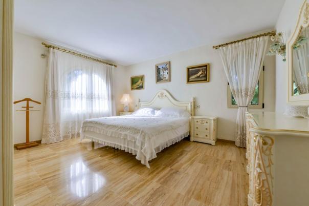 6 bed villa in Altea