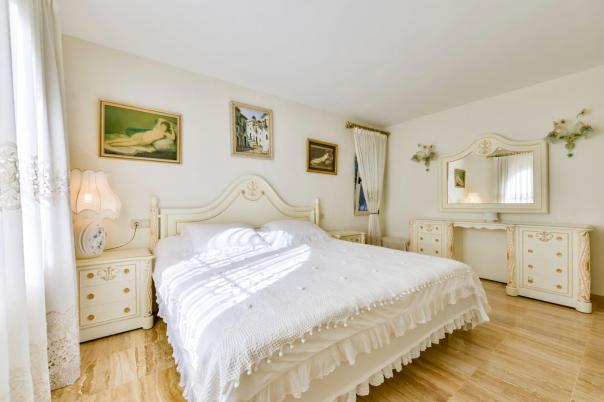 6 bed villa in Altea