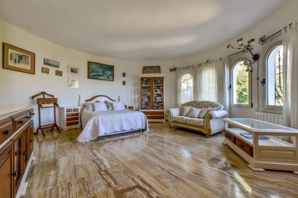 6 bed villa in Altea