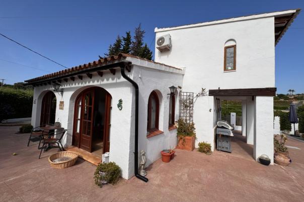 2 bed finca in Benitachell