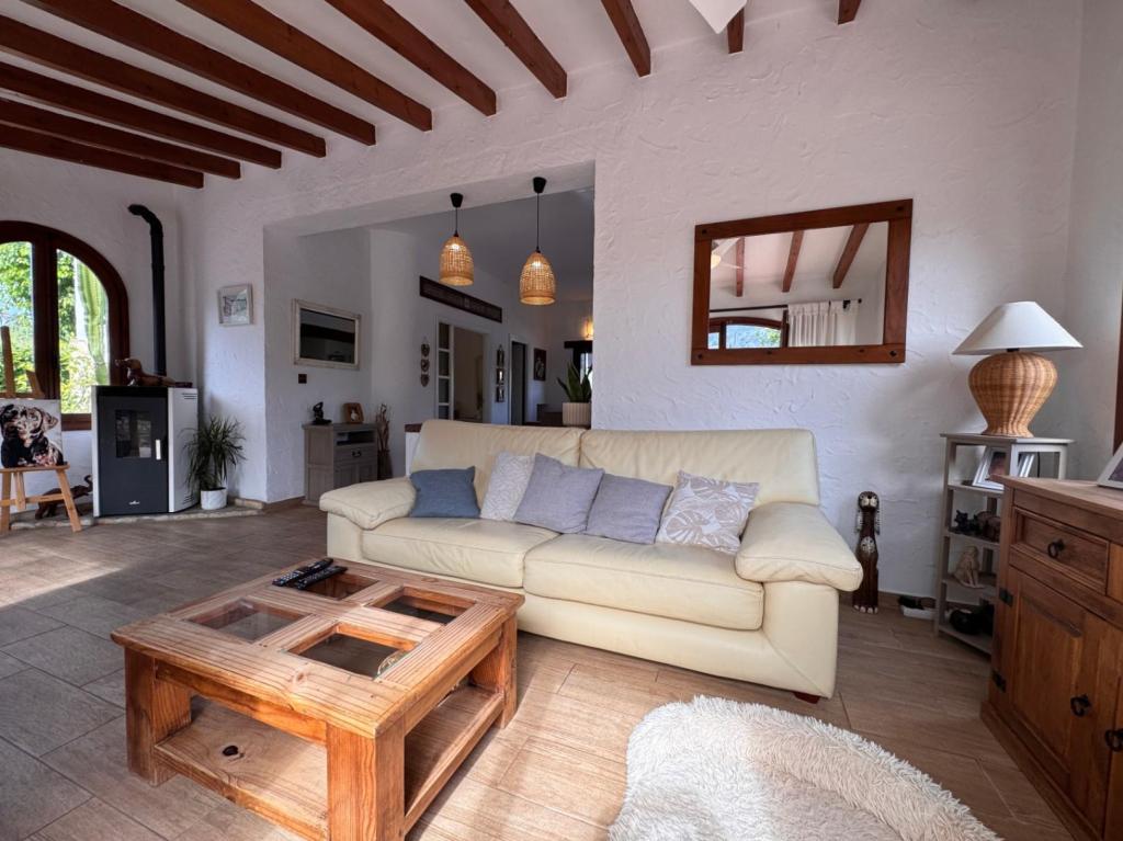 2 bed finca in Benitachell