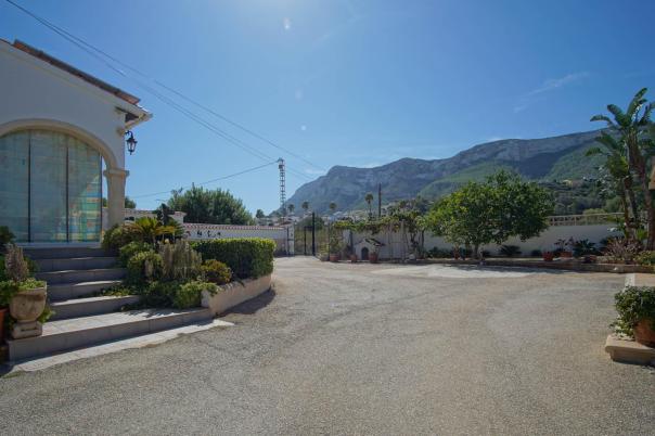 4 bed villa in Denia