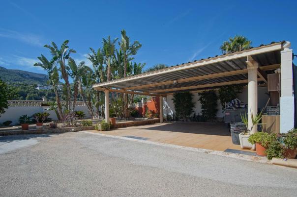 4 bed villa in Denia