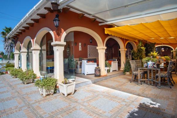 4 bed villa in Denia