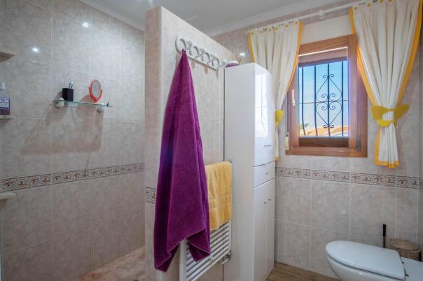4 bed villa in Denia