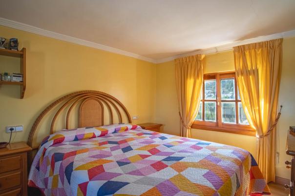 4 bed villa in Denia
