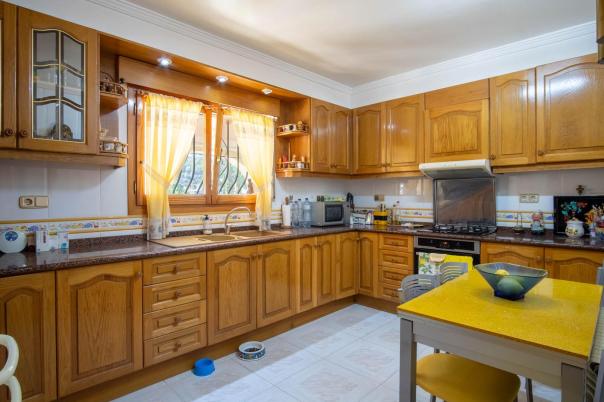 4 bed villa in Denia
