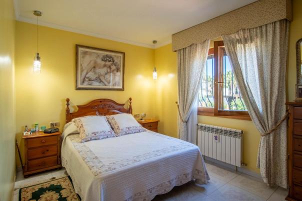 4 bed villa in Denia