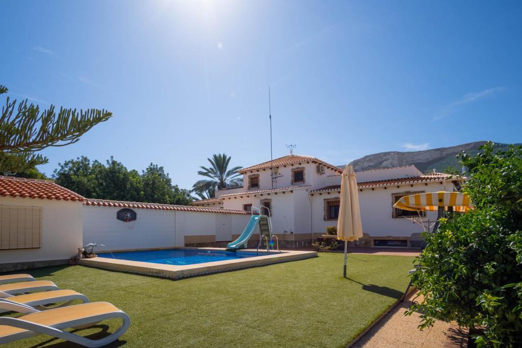 4 bed villa in Denia