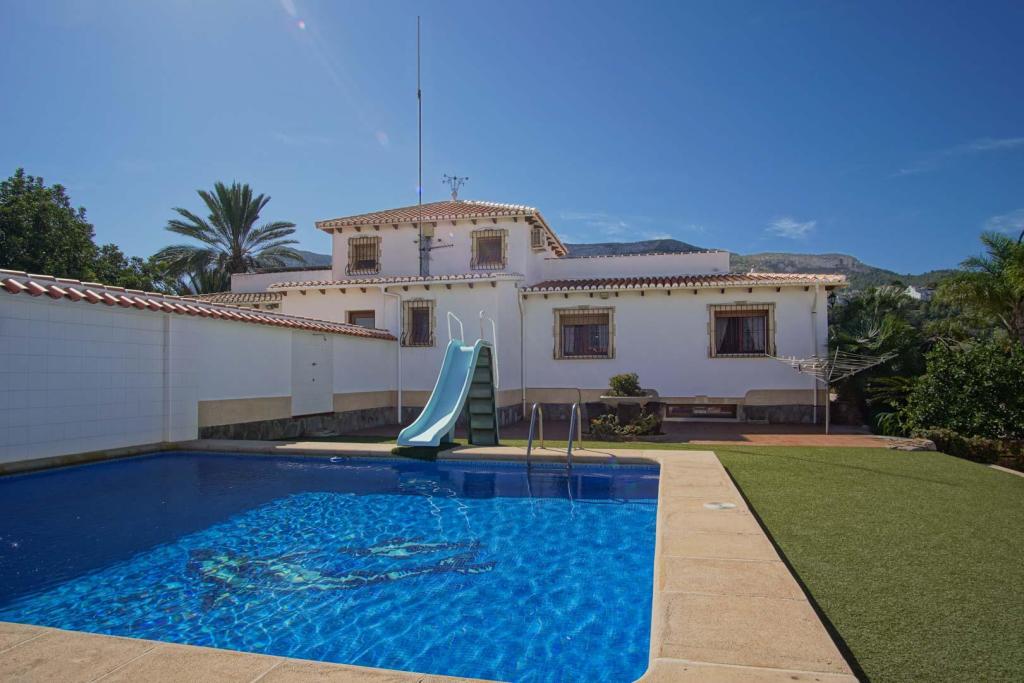 4 bed villa in Denia