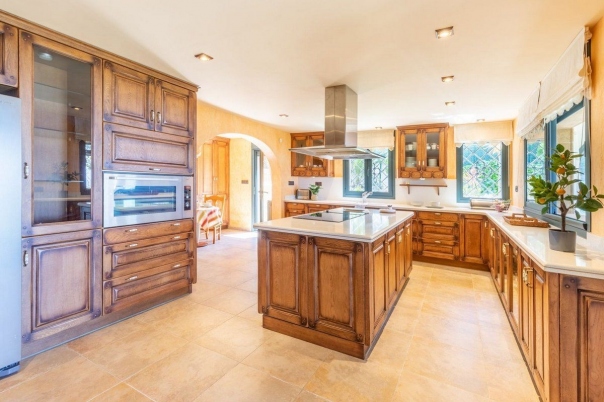 5 bed casa / chalet in Benissa