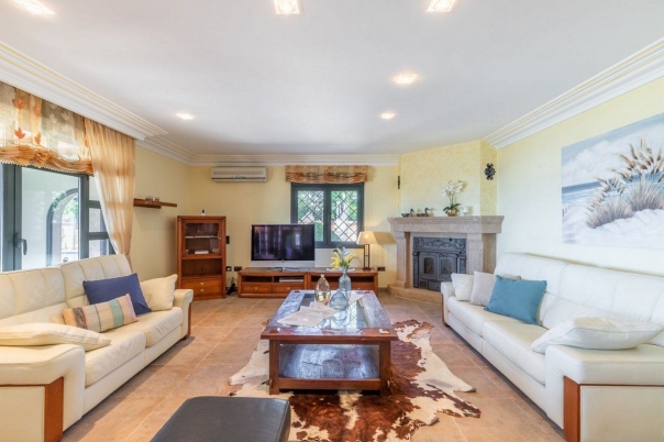 5 bed casa / chalet in Benissa
