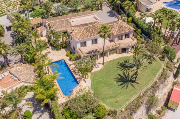 5 bed casa / chalet in Benissa