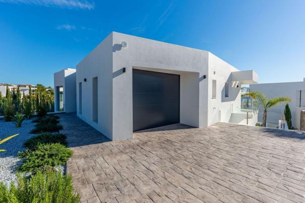 5 bed villa in Moraira