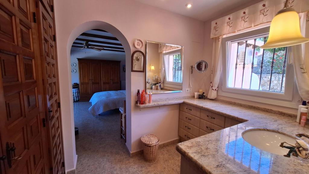 4 bed villa in Orba