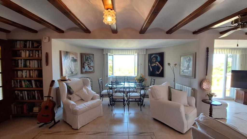4 bed villa in Orba