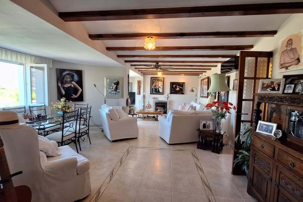 4 bed villa in Orba