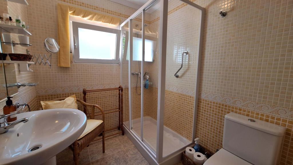 4 bed villa in Orba
