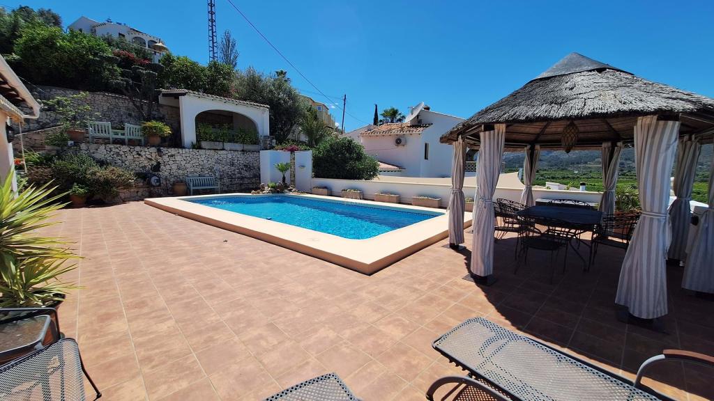 4 bed villa in Orba