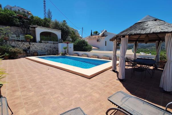 4 bed villa in Orba