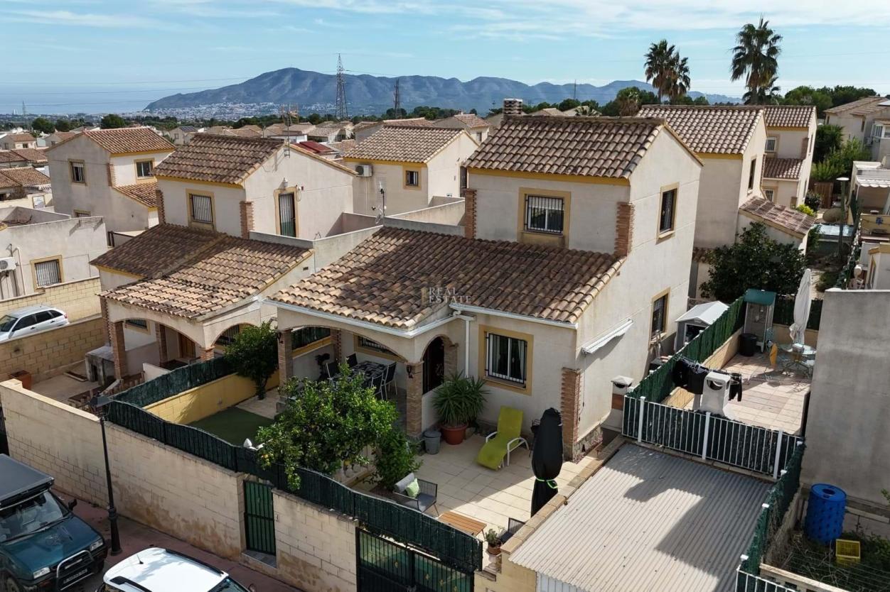 3 bed villa in Polop