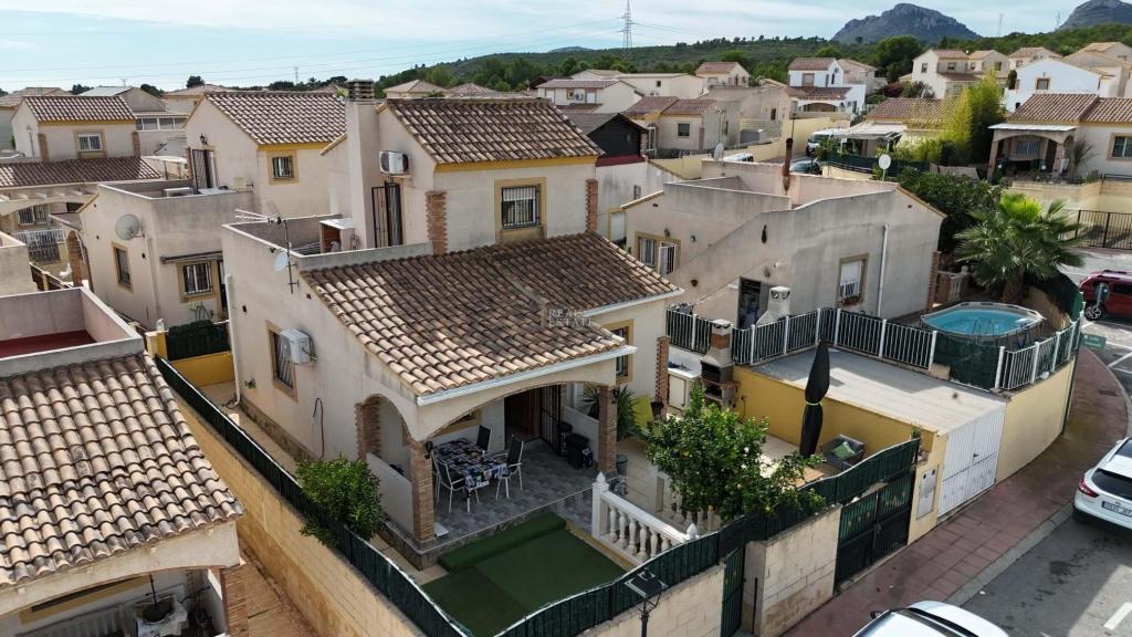 3 bed villa in Polop