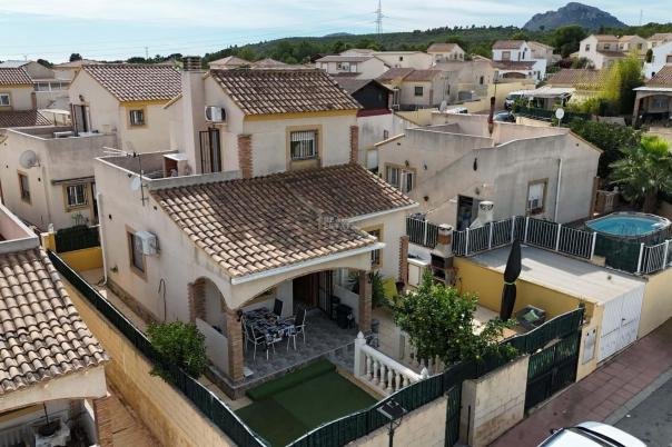 3 bed villa in Polop