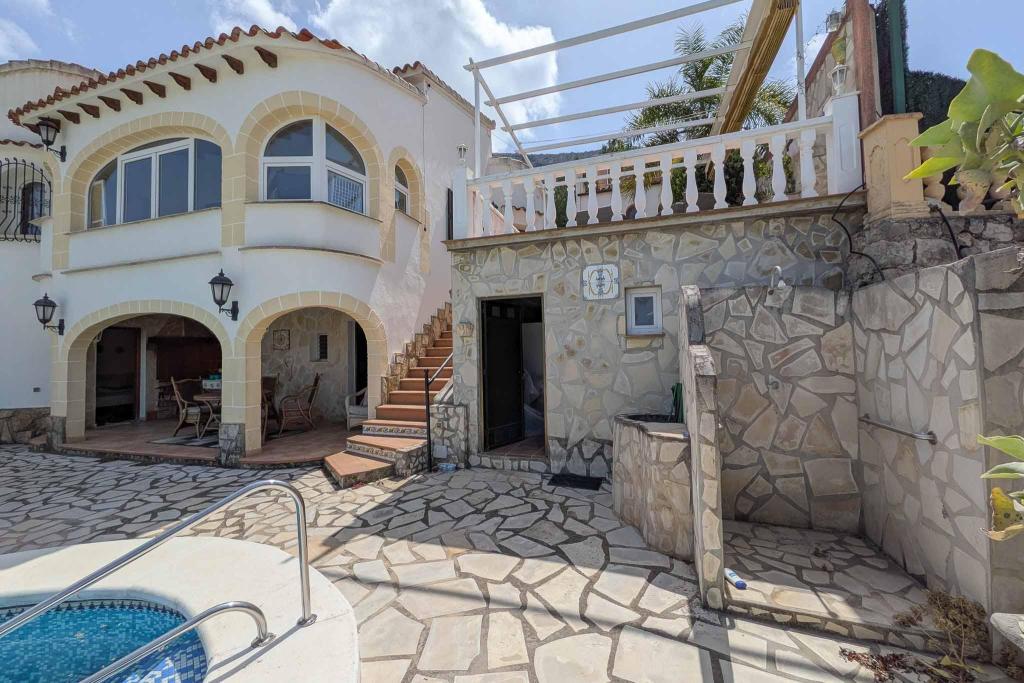 3 bed villa in Denia