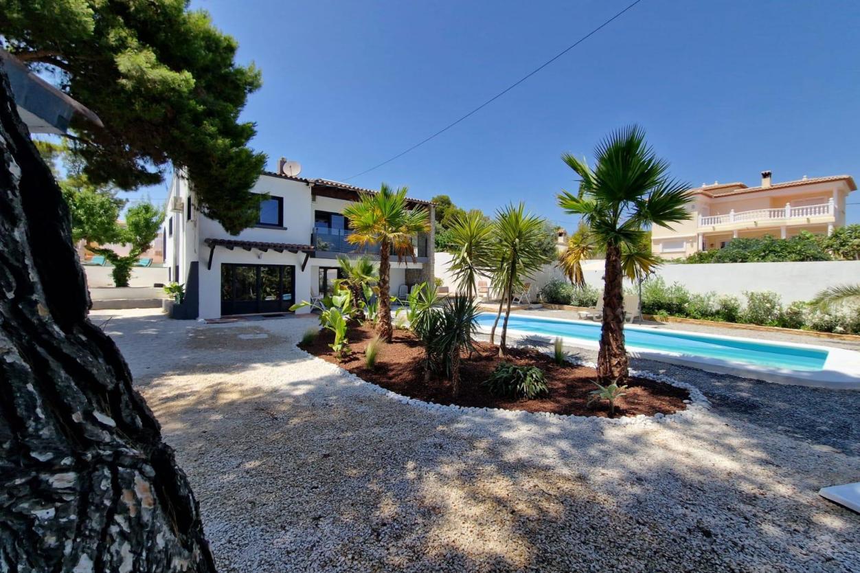 5 bed villas in Calpe / Calp