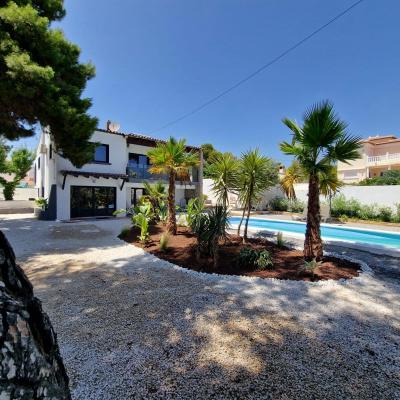 5 bed villas in Calpe / Calp