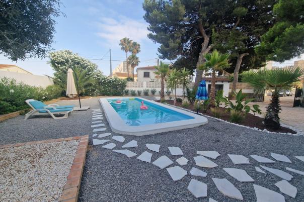 5 bed villas in Calpe / Calp