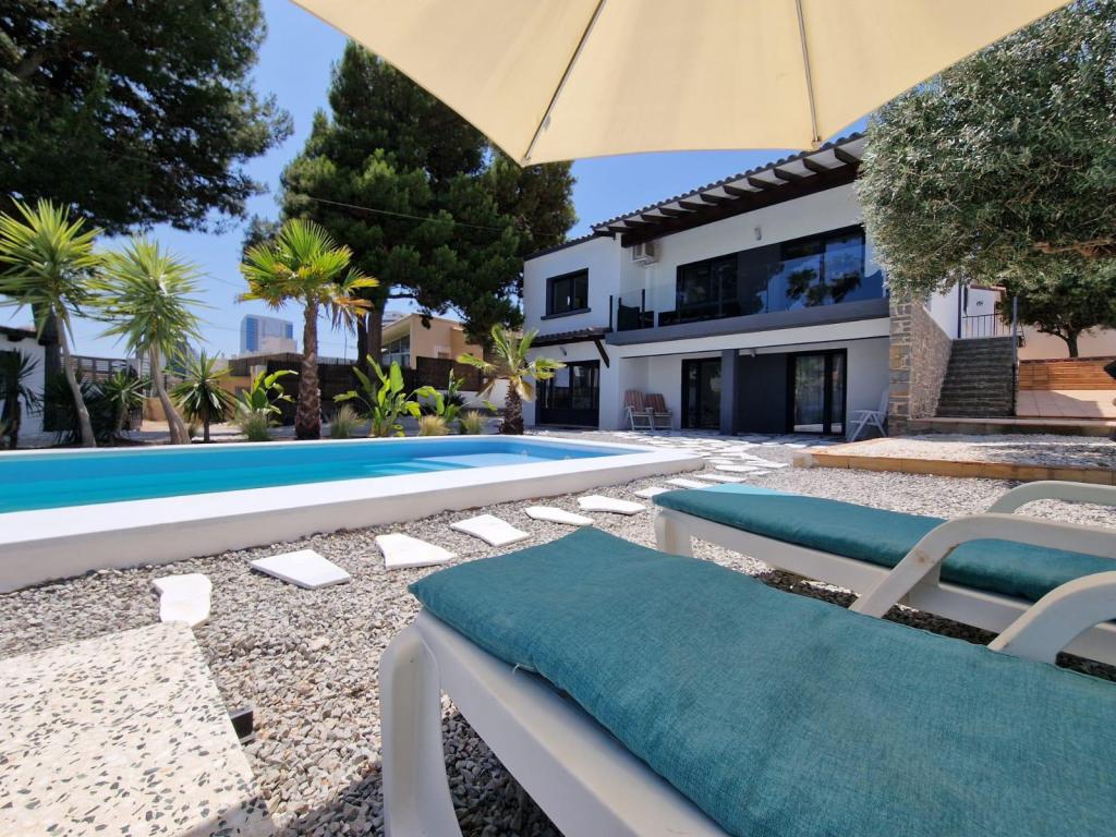 5 bed villas in Calpe / Calp