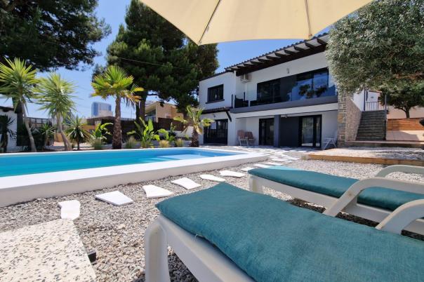 5 bed villas in Calpe / Calp