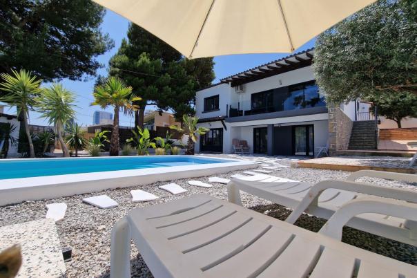 5 bed villas in Calpe / Calp