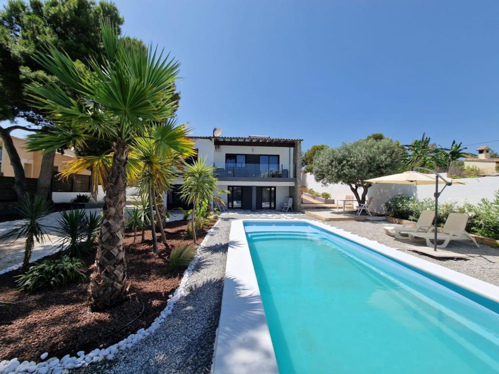 5 bed villas in Calpe / Calp