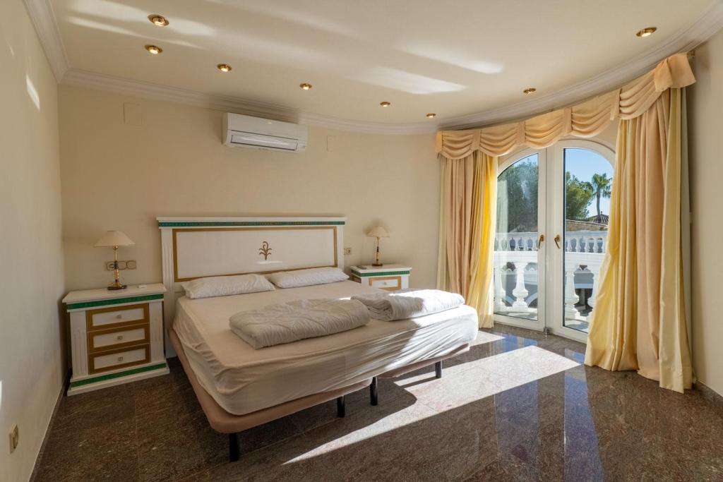 5 bed villa in Benissa